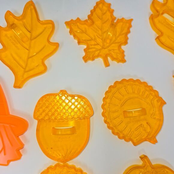 Vintage Cookie Cutter Lot of 57 Holiday Animals Pink Panther Wilton Hallmark - Picture 10 of 16